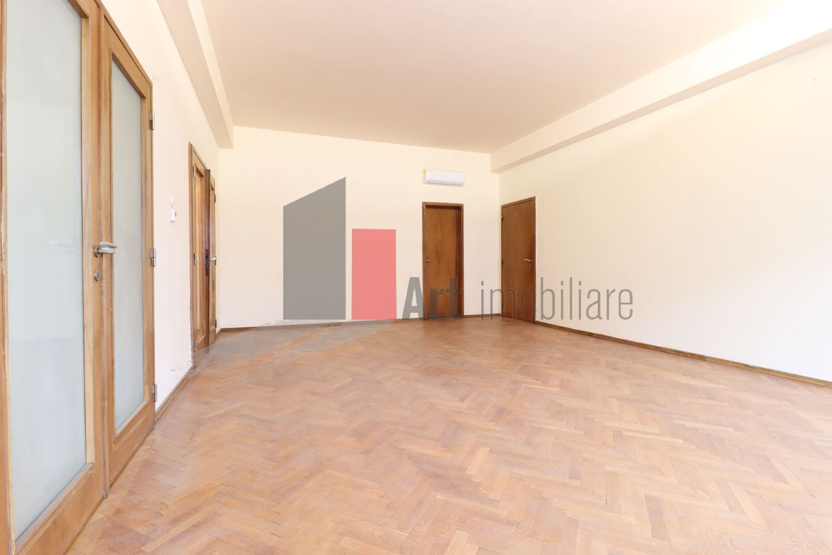 Apartamentul   "BURGESOS"  Universitate-Magheru, bloc stradal, 165 mp totali - Poză 3