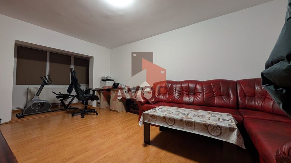 3 camere | 2 balcoane | renovat recent | zona excelenta | mobilat si utilat | - Poză 2