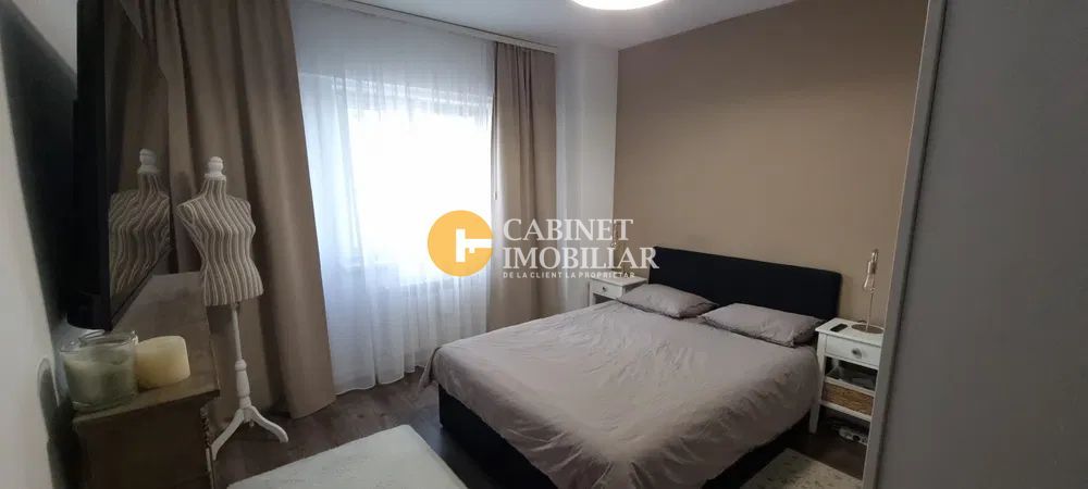 Apartament cu 3 camere, ETAJ INTERMEDIAR, 81 MP, CU PARCARE SUBTERANA INCLUSĂ - Poză 3