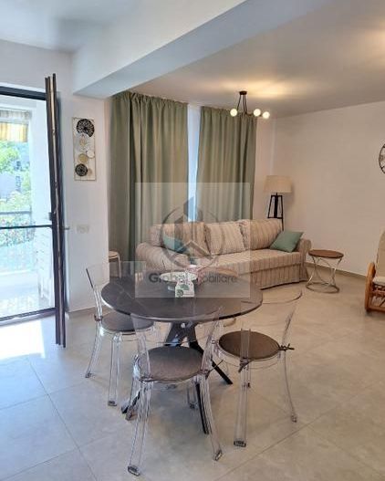 Apartament in zona linistita, aproape de toate facilitatile urbane - Poză 1