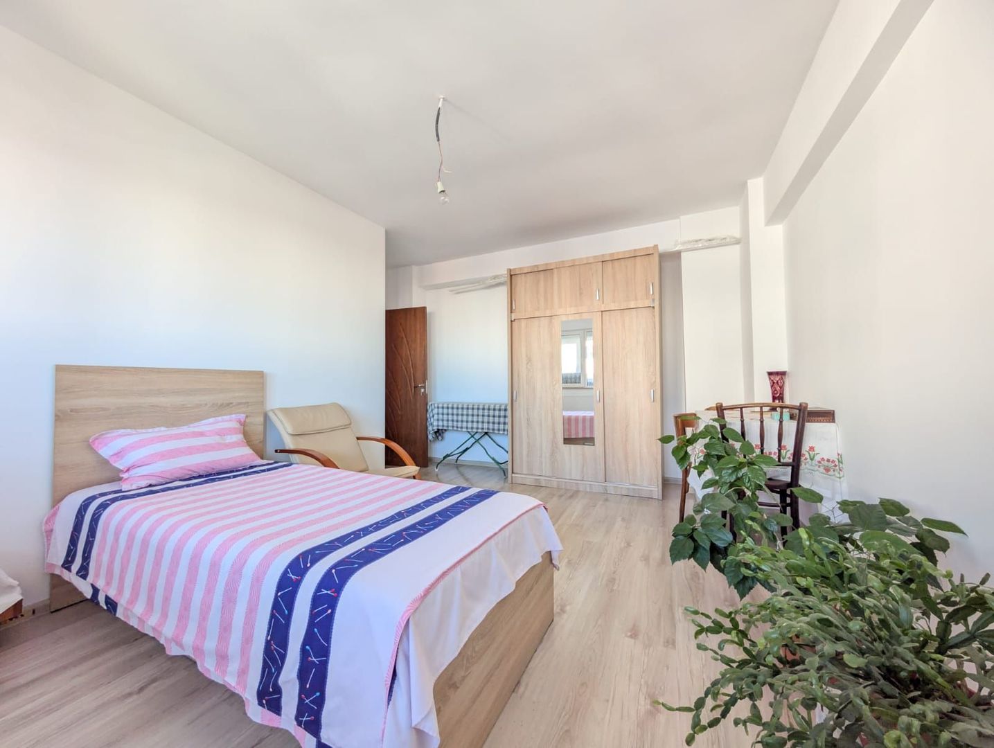 Apartament decomandat 3 camere Sector 3 Titan-Th. Pallady - Poză 1