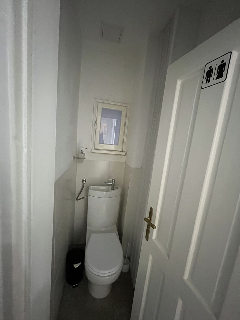 De vanzare Spatiu Birou/Apartament zona Romana Intrare Separata sect 1 - Poză 20