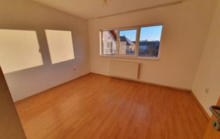 Apartament central, luminos, Trei Stejari lângă Mall.