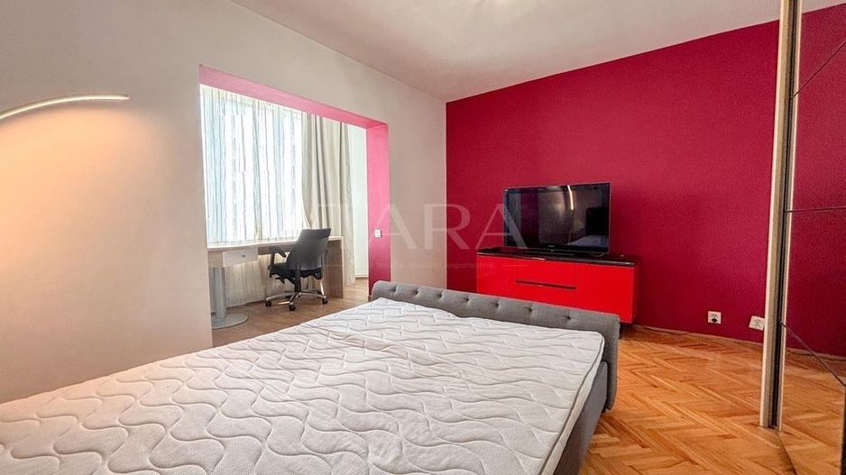 Apartament 3 camere decomandat, cu 2 garaje, în Mănăștur – zona Penny. - Poză 1
