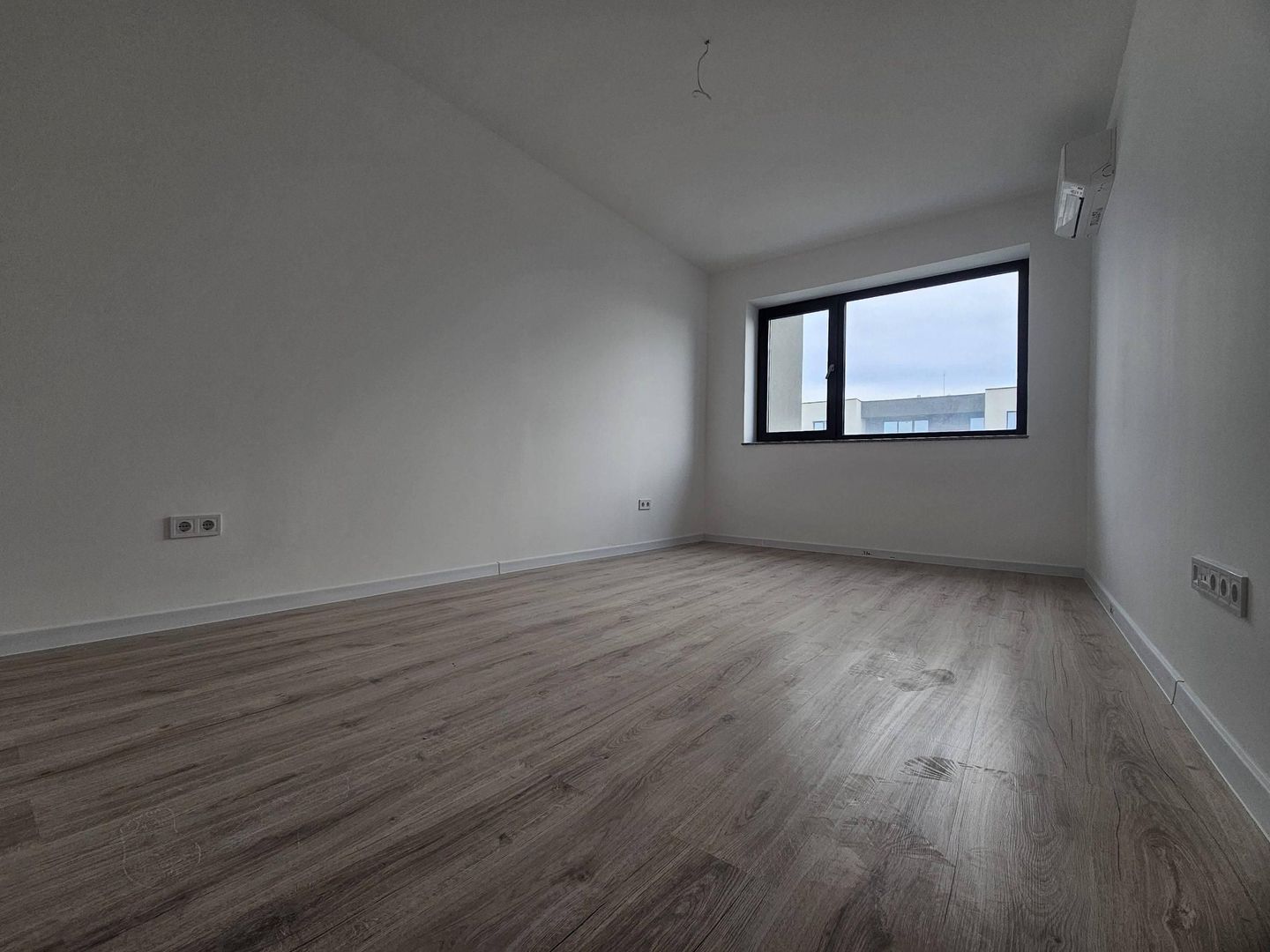 Apartament 2 camere Rond OMV Pipera - Poză 1