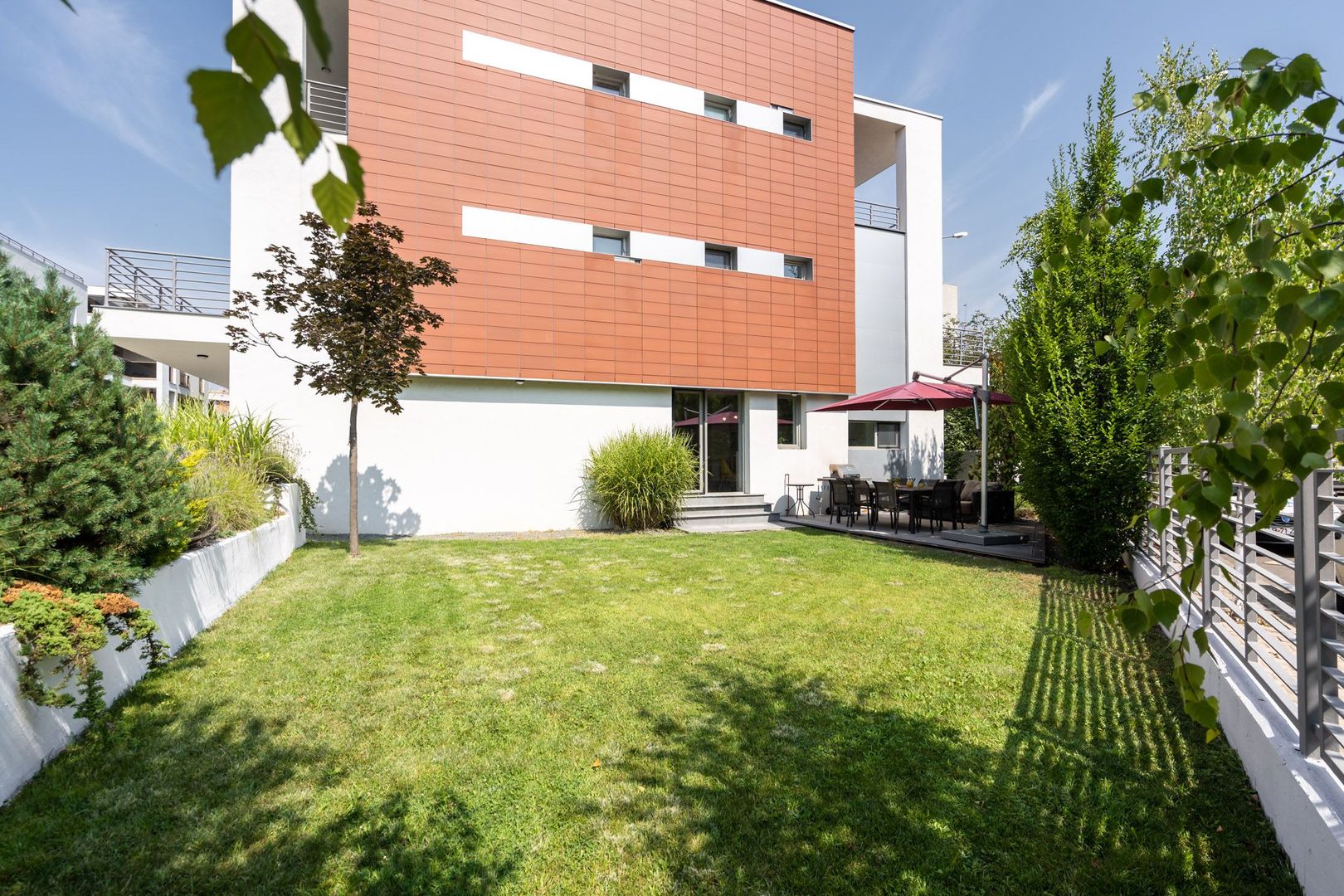 COMISION 0% - Vila eleganta P+2E 380 mp utili, teren 470mp, lac propriu + ponton - Poză 29