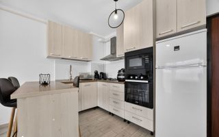 Apartament 2 camere,mobilat și utilat, parcare inclusă - Poză 2