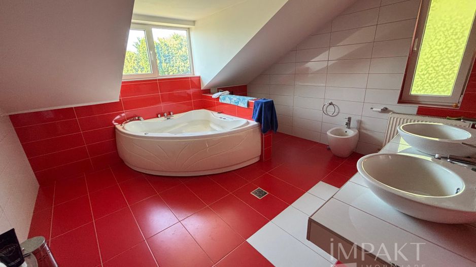 De închiriat casa Făget -teren 2400mp - Poză 11