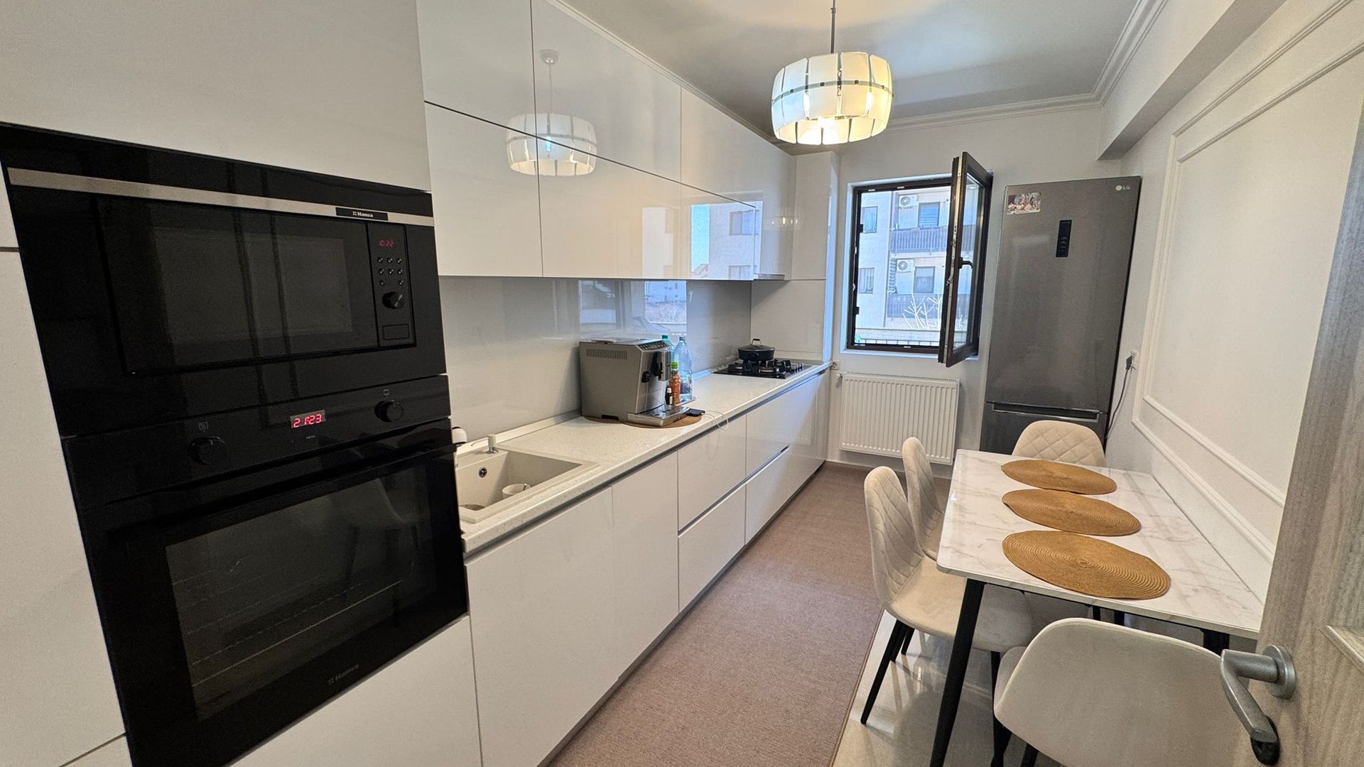 AP. 3 CAMERE MOBILAT LUX, BUCATARIE INCHISA, PARCARE INCLUSA, COMIS 0% - Poză 6