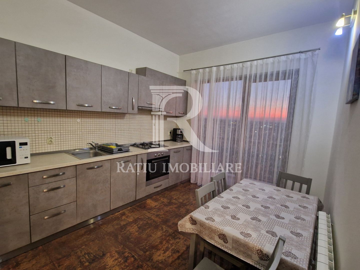 Apartament cu 3 camere | Vedere Panoramica | Nufarul | Oradea - Poză 12