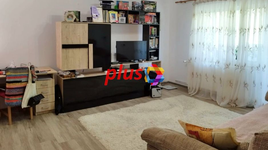 Apartament cu doua camere, zona Racadau 54 mp - Poză 1