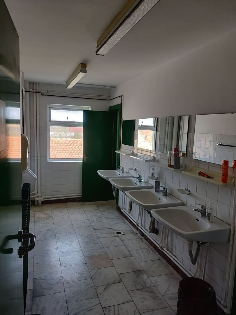 IDEAL PENTRU GRADINITA/SCOALA /AZIL BATRANI / ORFELINAT - Poză 18