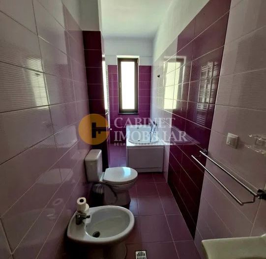 2 camere, etaj 1, parcare inclusă – Cartier Vișoianu - Poză 5