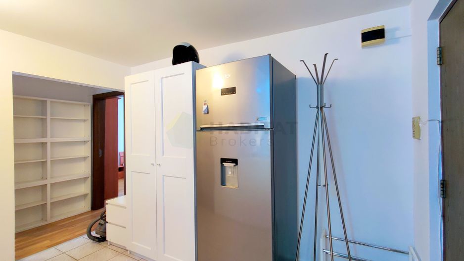 Decomandat, la cateva minute de parc si metrou - Poză 6