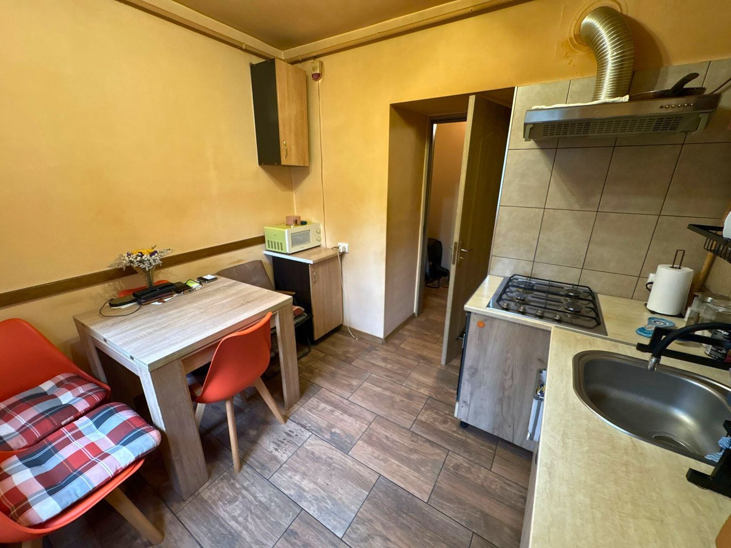 Apartament 2 camere parter 50 M² zona linistita Simeria - Poză 6