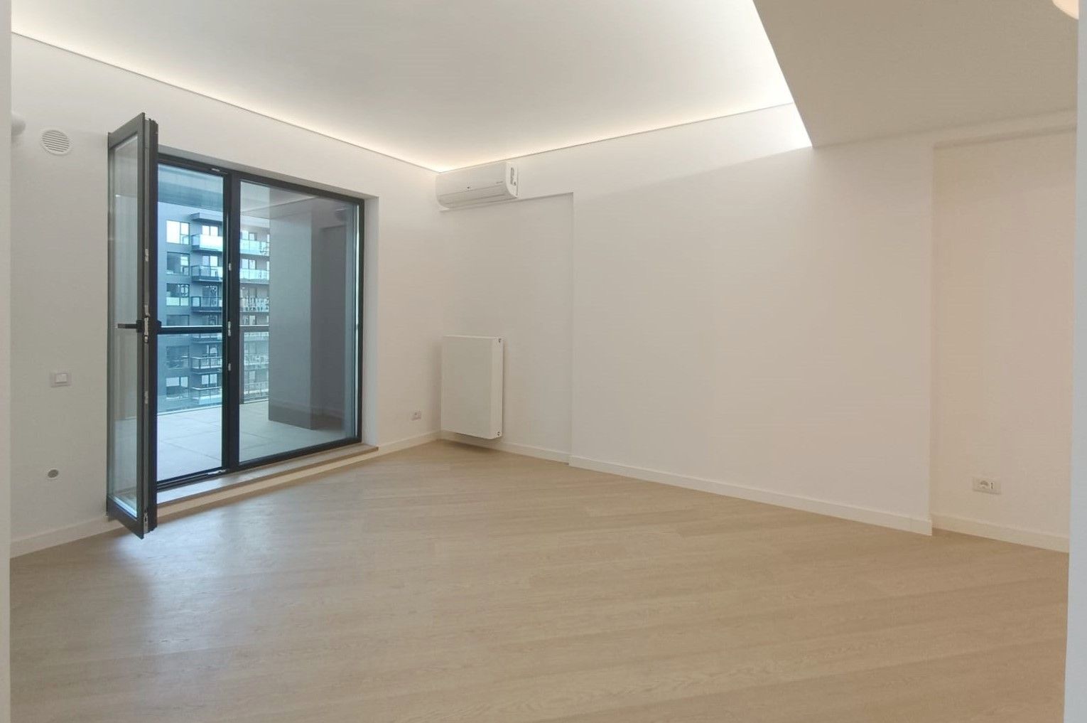 Apartament 3 camere NOU NEFOLOSIT Cortina NORTH - Poză 1