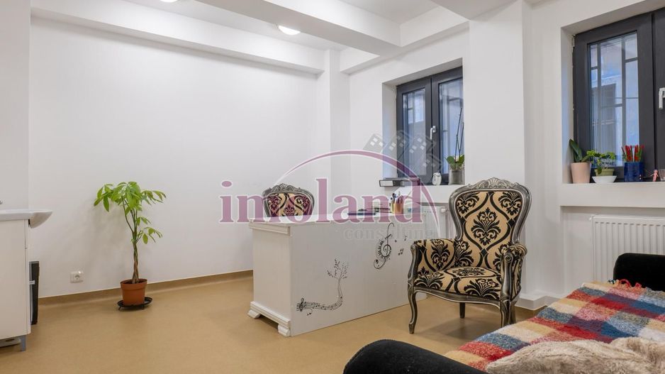 Casa individuala de vanzare 5 camere Dacia - Poză 2