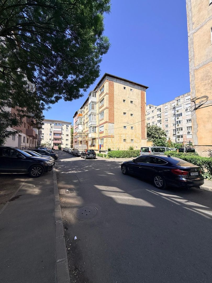 Recent renovat| Complexul Studentesc| 2 dormitoare + living | centrala proprie| - Poză 30
