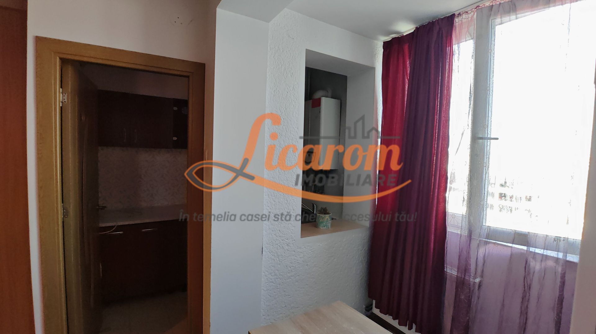 Garsoniera Tractorul Coresi,etaj intermediar,mobilata,utilata. - Poză 10