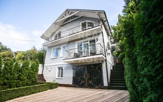 Chirie, casă, 3 nivele, 5 camere, str. Timiș, Centru - Poză 1