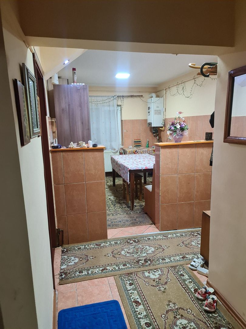 Apartament spatios cu 4 camere, 2 balcoane – Marghita, zona Penny - Poză 4