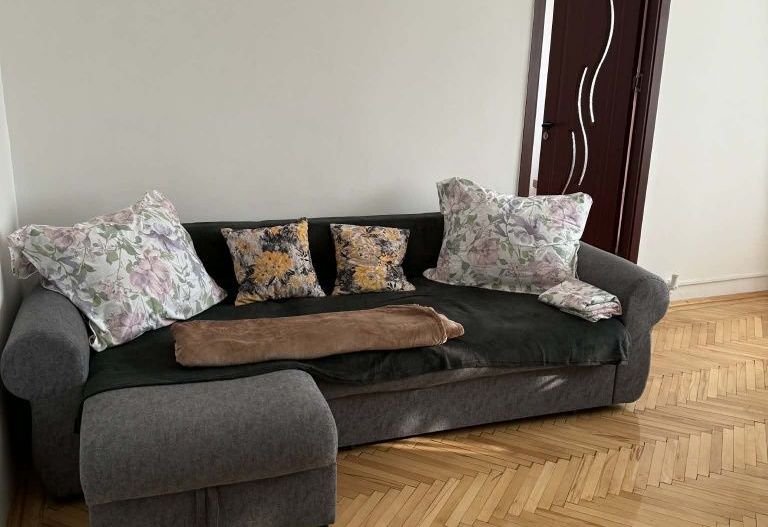 Apartament cu 3 camere- Craiovita Noua - Poză 1