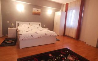 vila cu 3 ap+1 gars- Km.0 -Unirii-Sf. Vineri - Poză 8