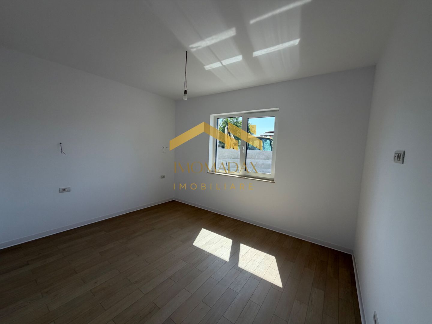 -Casa individuală -4 camere -2 băi - - Poză 14