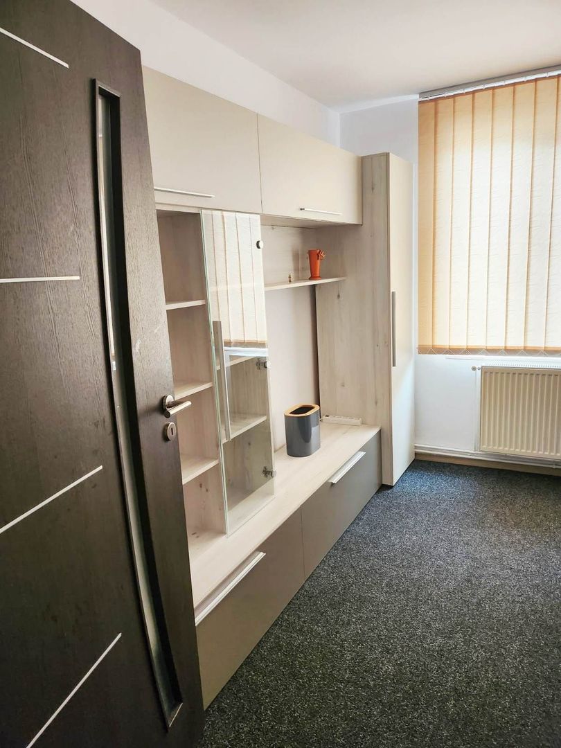 Apartament mobilat3 camere-Tractoru - Poză 7