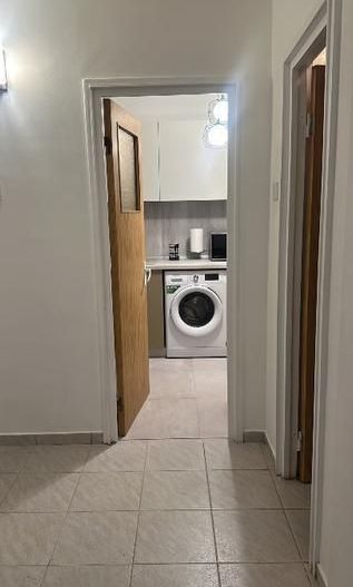 Apartament 3 camere complet renovat - Poză 3