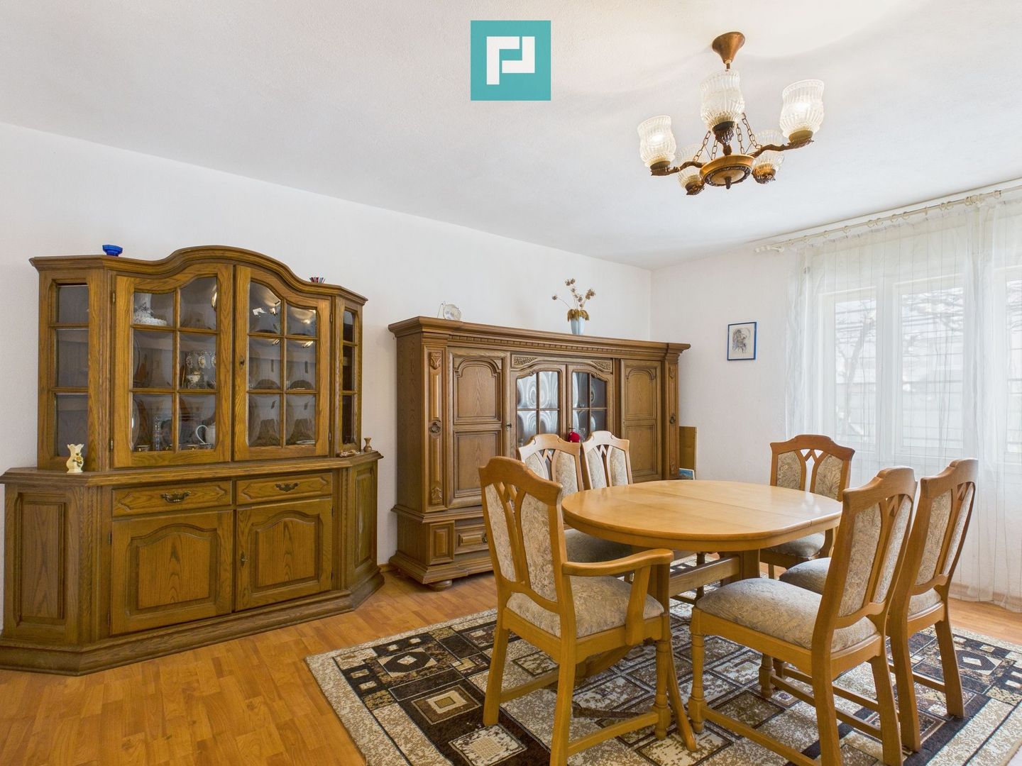 Casă cu etaj Căpâlnaş - Poză 10