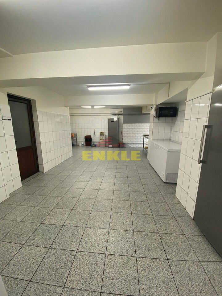 Spatiu comercial , suprafata de 137 mp,zona Grivita,pret 2200 euro neg - Poză 1