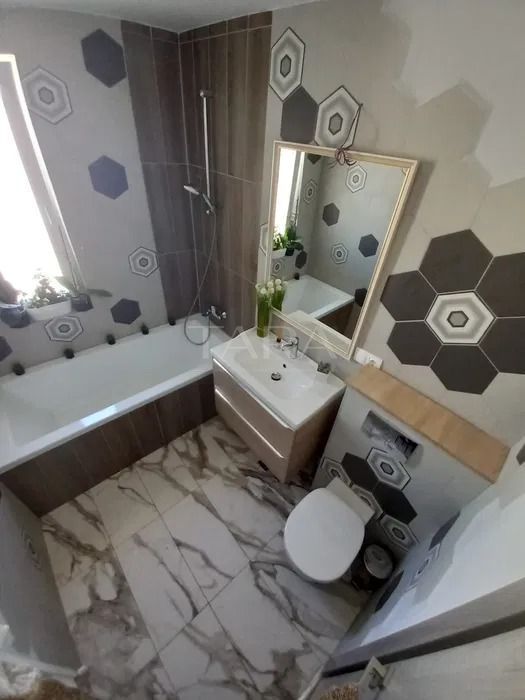 De vanzare apartament cu 3 camere in Floresti. - Poză 7