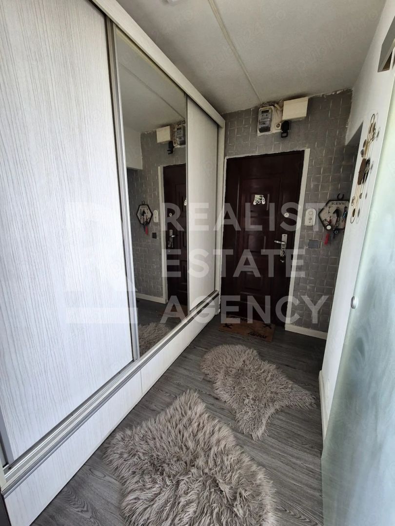Vânzare, apartament cu 3 camere în zona Gorjului - Poză 9