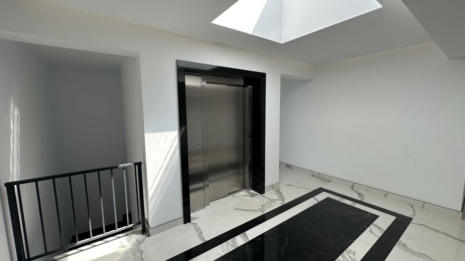 Apartment deosebit cu curte proprie si loc de parcare - Poză 9