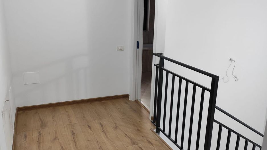 Casă / Vilă cu 4 camere de vânzare în Berceni - Poză 12