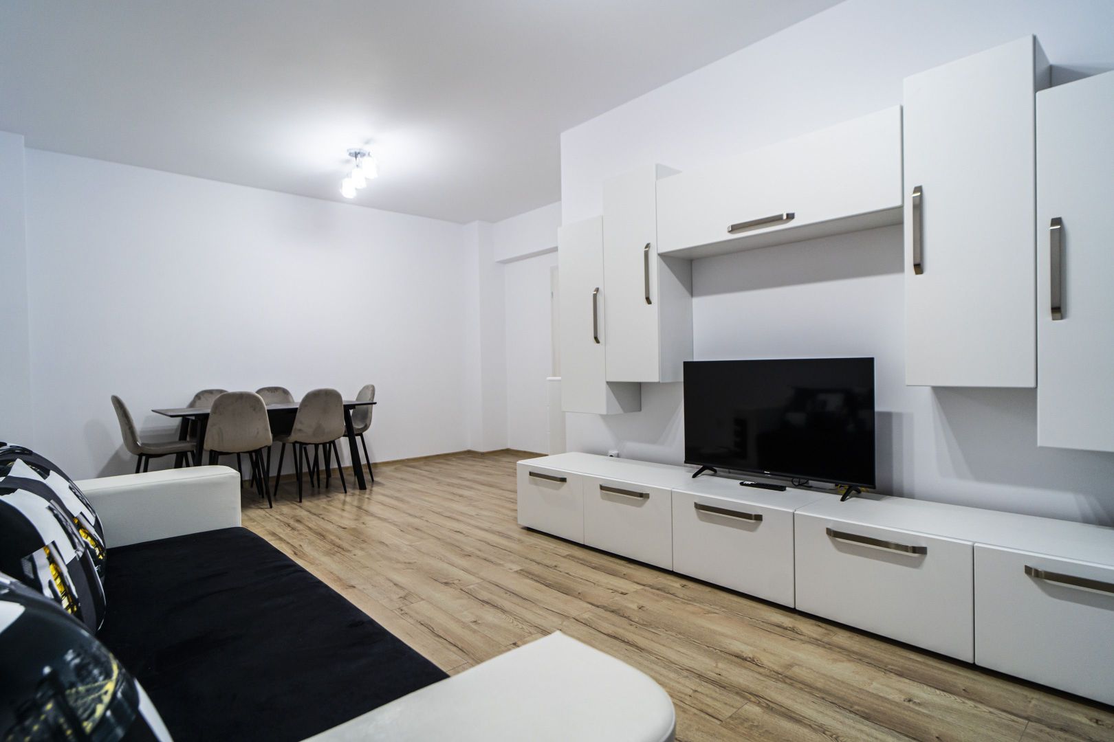 Brancusi, 2 camere, 68 mp, mobilat-utilat, loc de parcare inclus - Poză 3