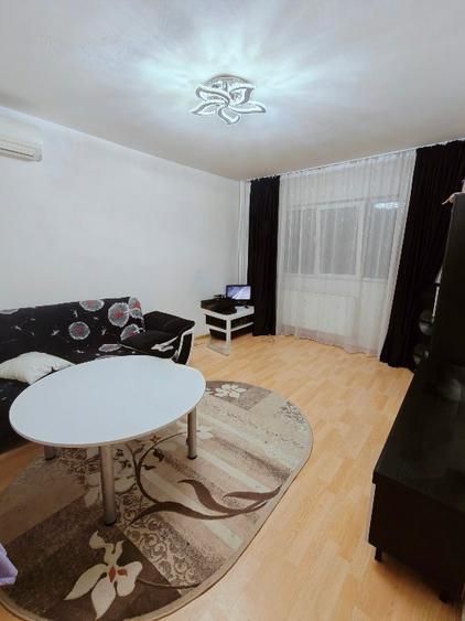 Apartament 3 camere decomandat 3 minute metrou Aparatorii Patriei - Poză 3