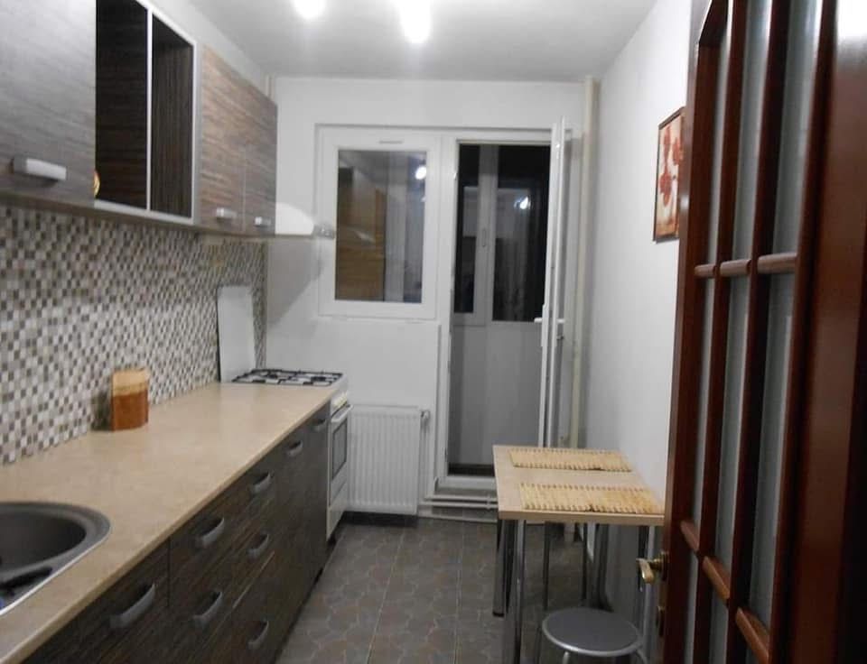 Apartament 3 camere,90 mp, balcon 15 mp, acces direct catre IOR - Poză 2
