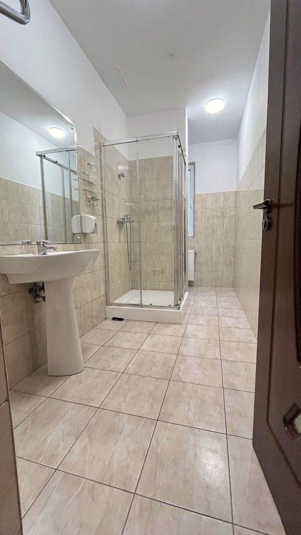 Cazare In Aparthotel Modern Utilat, Ideal pentru Echipe de Muncă - Poză 8