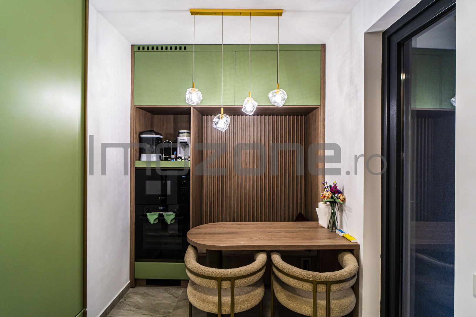 Plaza Mall, 2 camere, decomandat, 60 mp, etaj 2, mobilat, parcare subsol, boxa - Poză 8