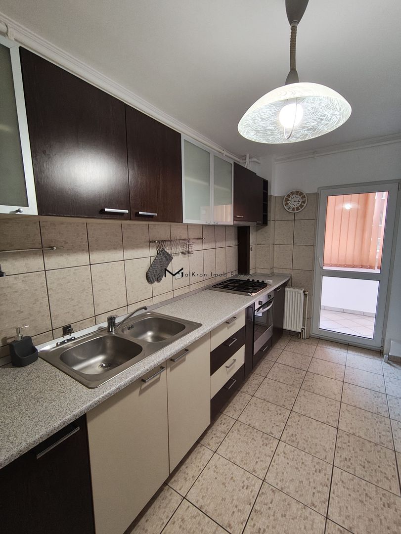 Apartament spațios de închiriat 3 camere Racadau - Poză 1