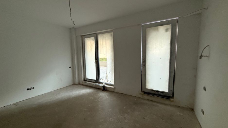 Apartament 4 Camere de Vanzare - Poză 4