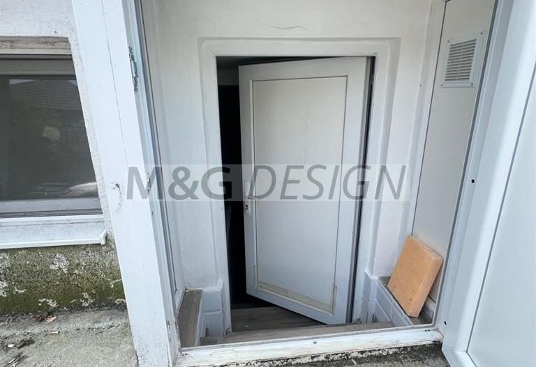 Apartament  deosebit amenajat LUX  boxa curte acces auto CENTRAL - Poză 7