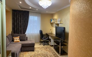 Chirie apartament, 3 camere, strada Lev Tolstoi, Centru - Poză 2