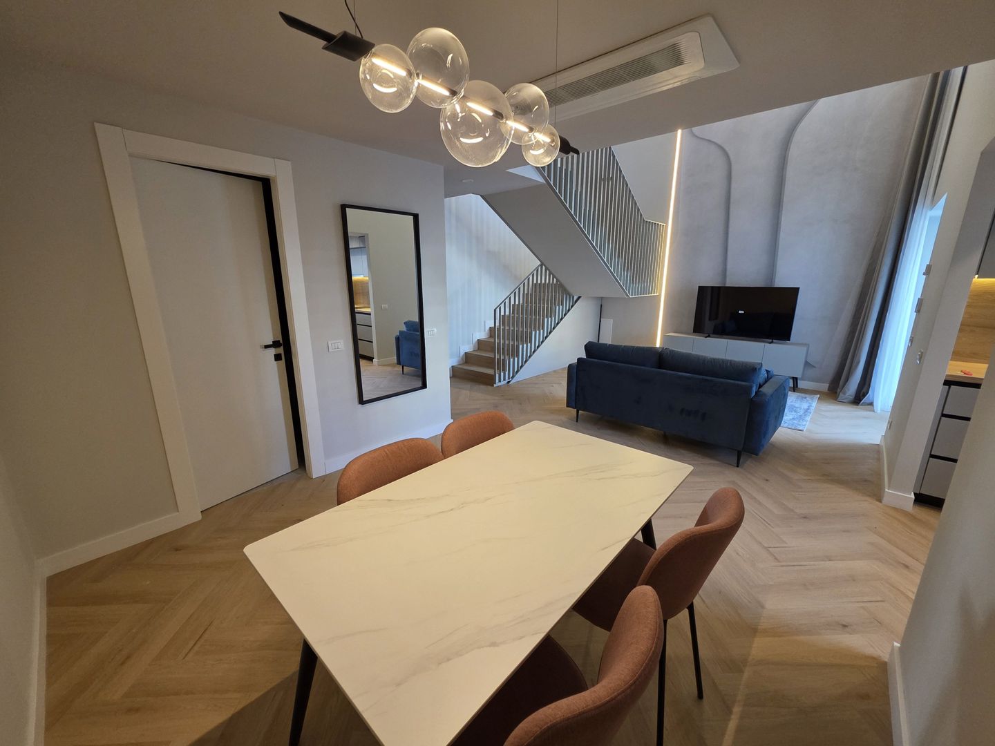 AP. 2 CAMERE DUPLEX - PRIMA INCHIRIERE, PET FRIENDLY, METROU, COMIS 0% - Poză 2