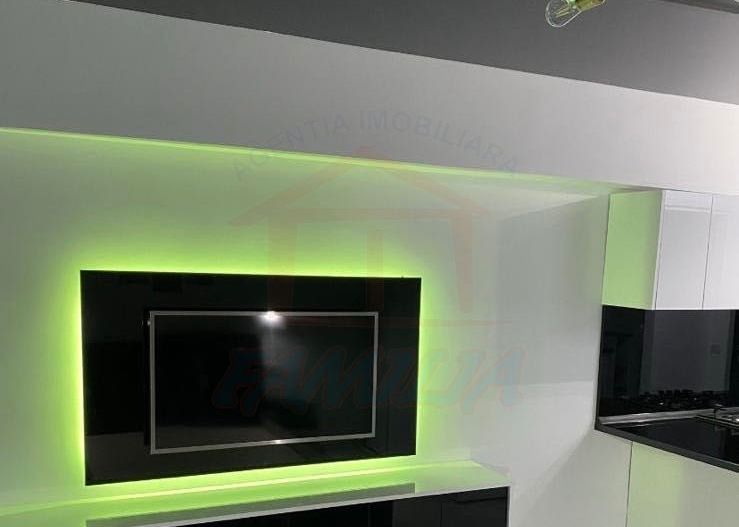 SE INCHIRIAZA APARTAMENT, 300 EURO, PIATA ENERGIEI - Poză 3