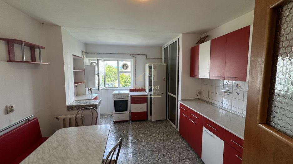 APARTAMENT CAMPULUNG 4 CAMERE, ETAJ 2, GRUI - Poză 1