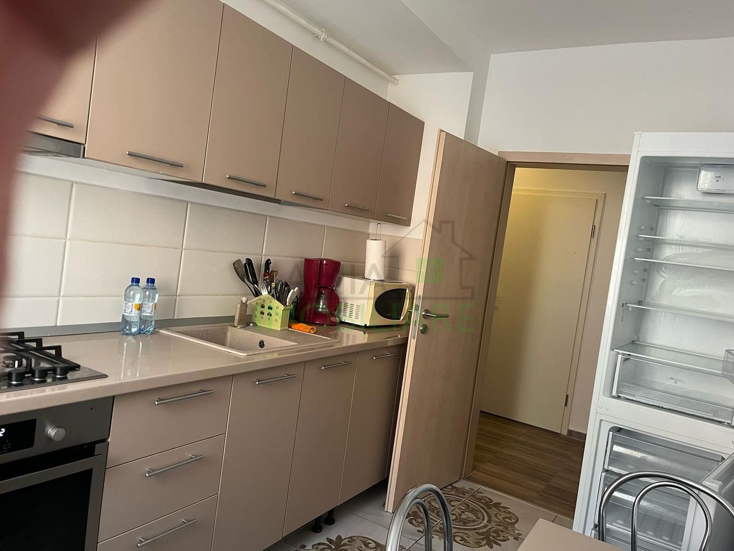 Apartament cu 2 camere de inchiriat zona Coresi. - Poză 6