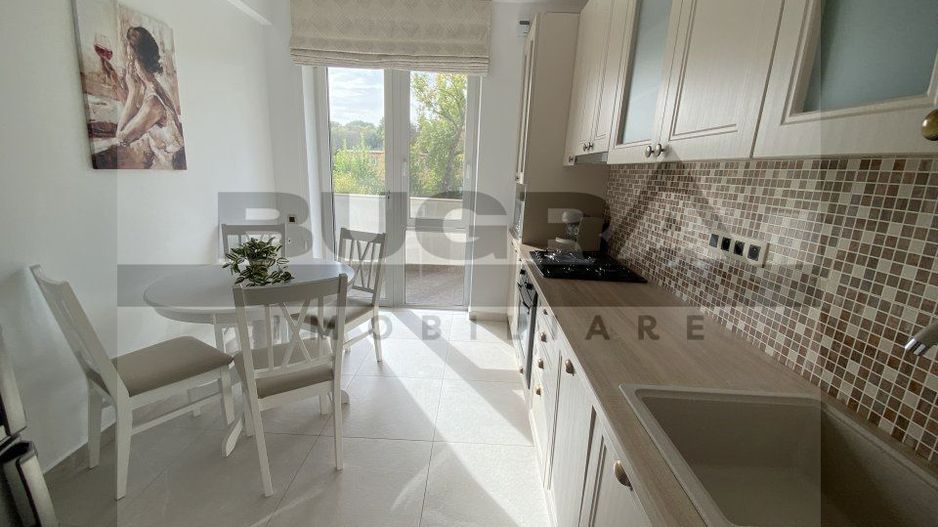 Apartament superb, 3 camere decomandate, terasa 42mp, VIEW - Poză 8